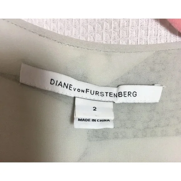 Diane von Furstenberg 2 Wrap Dress Silvertone Chain Close Mixed Print DVF